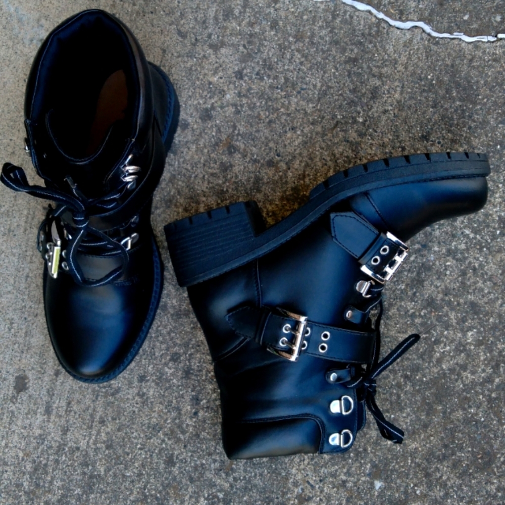 Qupid combat boots